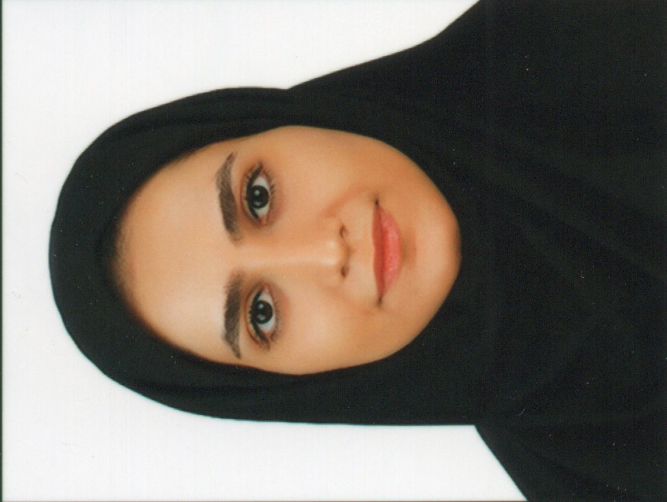 شقایق محمودی.jpg